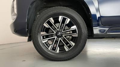 2022 Mitsubishi Pajero Sport gallery