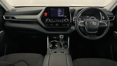 2022 TOYOTA KLUGER interior