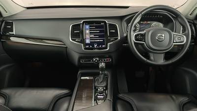 2017 VOLVO XC90 interior