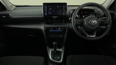 2020 TOYOTA YARIS CROSS interior