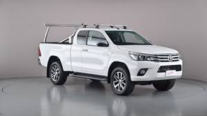 2017 TOYOTA HILUX