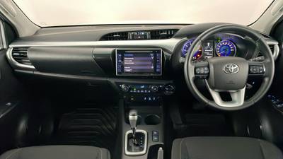 2017 TOYOTA HILUX interior