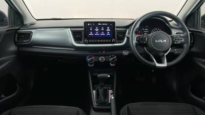 2022 KIA STONIC interior