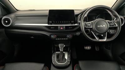 2022 KIA CERATO interior