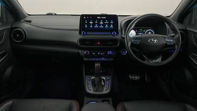 2020 HYUNDAI KONA interior