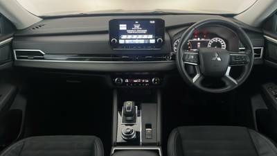 2022 Mitsubishi Outlander interior