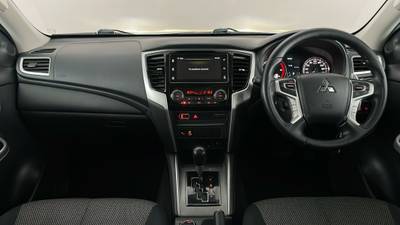 2019 MITSUBISHI TRITON interior