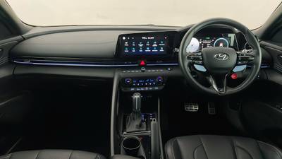 2022 HYUNDAI I30 interior