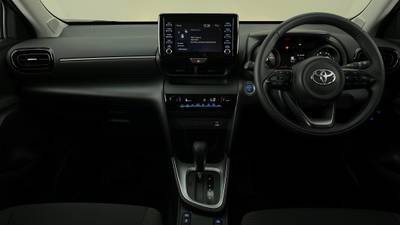 2022 TOYOTA YARIS CROSS interior