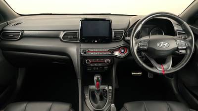 2019 HYUNDAI VELOSTER interior