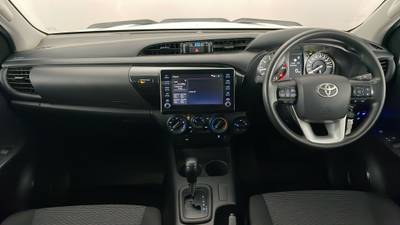 2022 TOYOTA HILUX interior