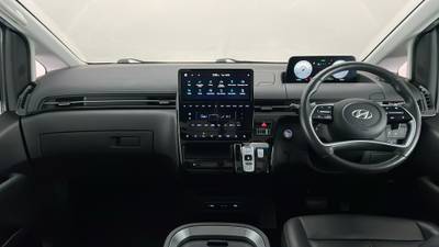 2023 HYUNDAI STARIA interior