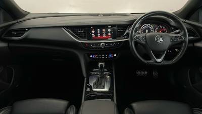 2017 HOLDEN COMMODORE interior