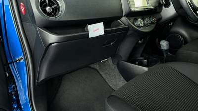 2017 TOYOTA YARIS imperfections