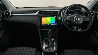 2023 MG ZST interior