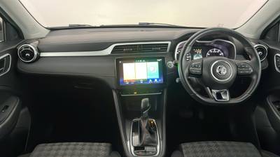 2022 MG ZST interior