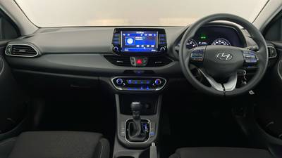 2018 HYUNDAI I30 interior
