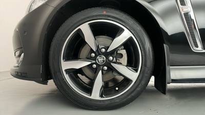 2017 HOLDEN COMMODORE gallery