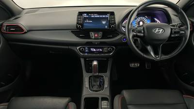 2021 HYUNDAI I30 interior