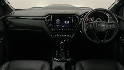 2022 ISUZU D-MAX interior