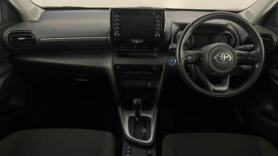 2022 TOYOTA YARIS CROSS interior