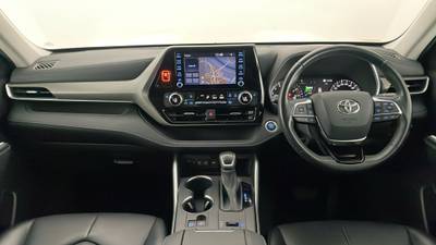 2021 TOYOTA KLUGER interior