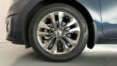 2016 KIA CARNIVAL gallery