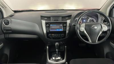 2018 NISSAN NAVARA interior