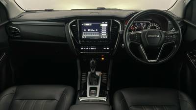 2024 Isuzu MU-X interior