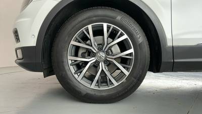 2018 VOLKSWAGEN TIGUAN gallery