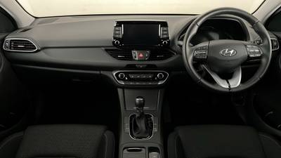 2021 HYUNDAI I30 interior