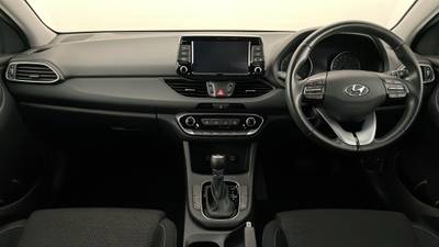 2019 HYUNDAI I30 interior