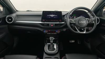 2023 KIA CERATO interior