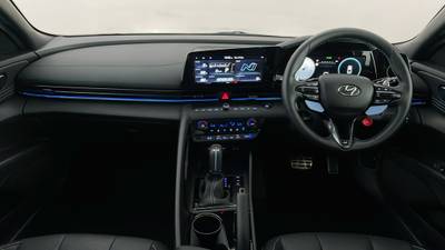 2022 HYUNDAI I30 interior