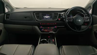 2018 KIA CARNIVAL interior