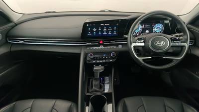 2024 Hyundai i30 interior