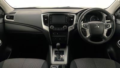 2022 MITSUBISHI TRITON interior