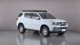 2017 ISUZU MU-X