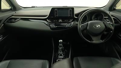 2019 TOYOTA C-HR interior
