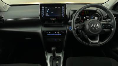 2022 TOYOTA YARIS CROSS interior