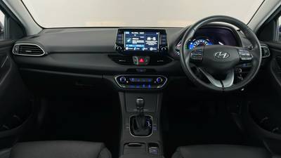 2020 HYUNDAI I30 interior