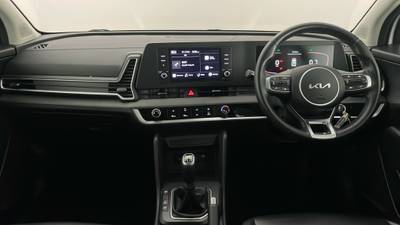 2022 KIA SPORTAGE interior