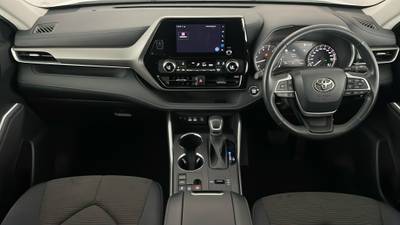 2023 Toyota Kluger interior