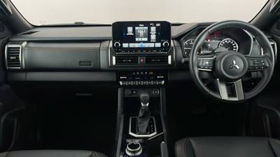 2024 MITSUBISHI TRITON interior