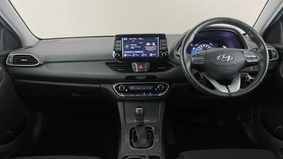 2022 Hyundai i30 interior