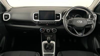 2022 HYUNDAI VENUE interior
