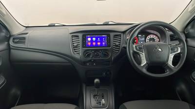2022 MITSUBISHI TRITON interior