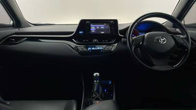2018 TOYOTA C-HR interior