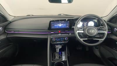 2023 HYUNDAI I30 interior