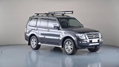 2020 MITSUBISHI PAJERO